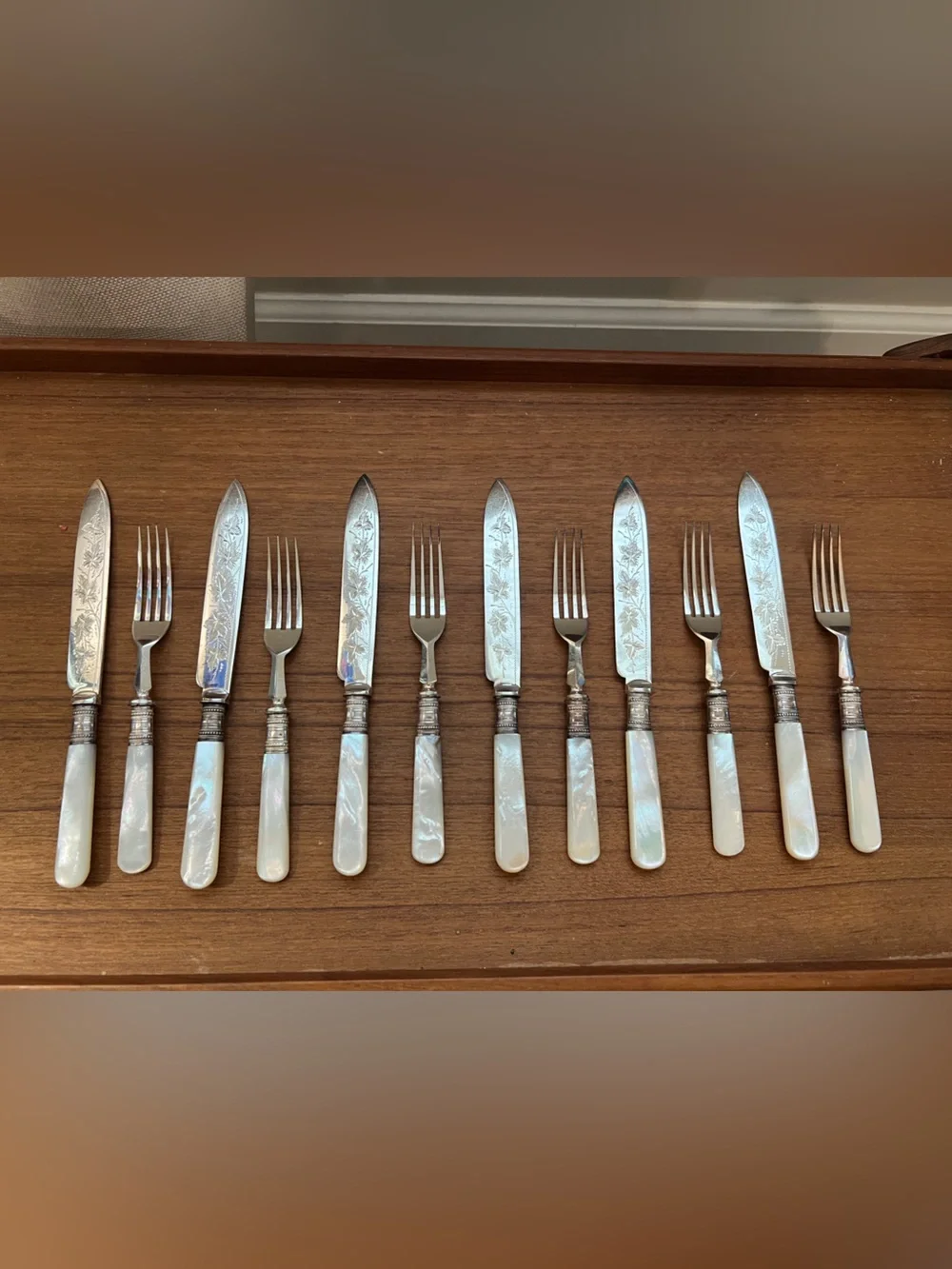Antique English Table Set Fork Knife Silver Plated Mother Of Pearl ~ Leaves